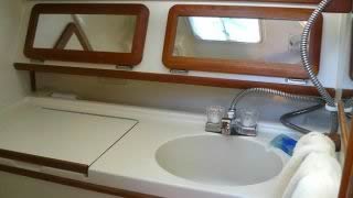 Hunter 30 Yacht  Bathroom 066